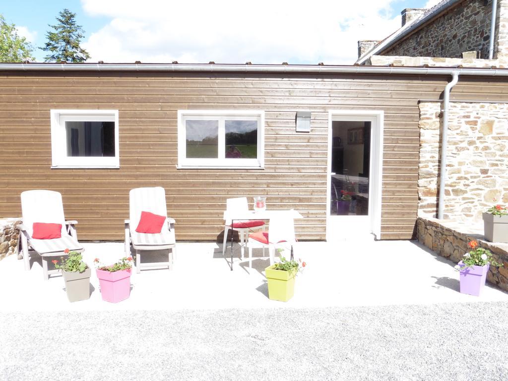 Cottages De La Ville Daniou Langrolay Habitación foto